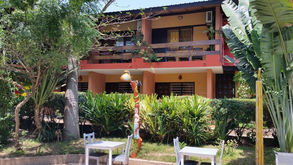 Hotel Napoleon Lagune Lome Exterior photo